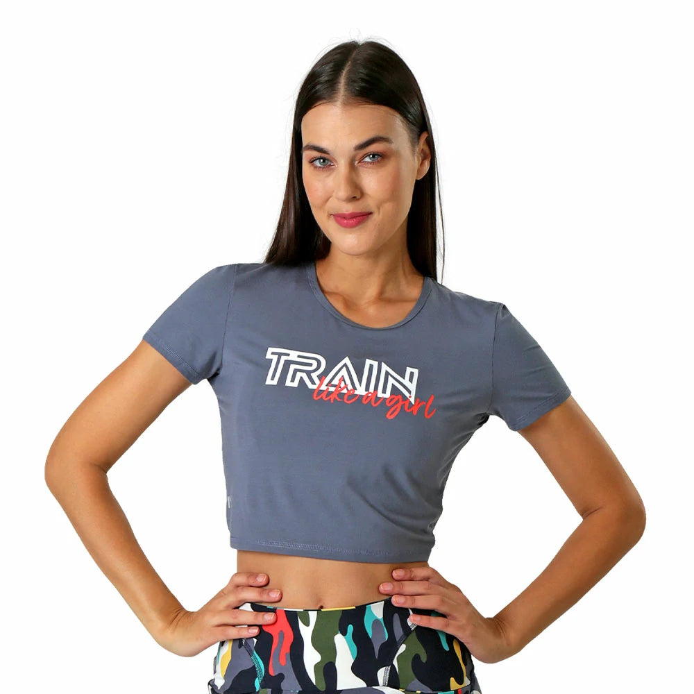 CAMISETA CORTA GRIS PARA DAMA MANGA CORTA CON ESCOTE EN ESPALDA CON DECORATIVO IRATI - HIGH IMPACT