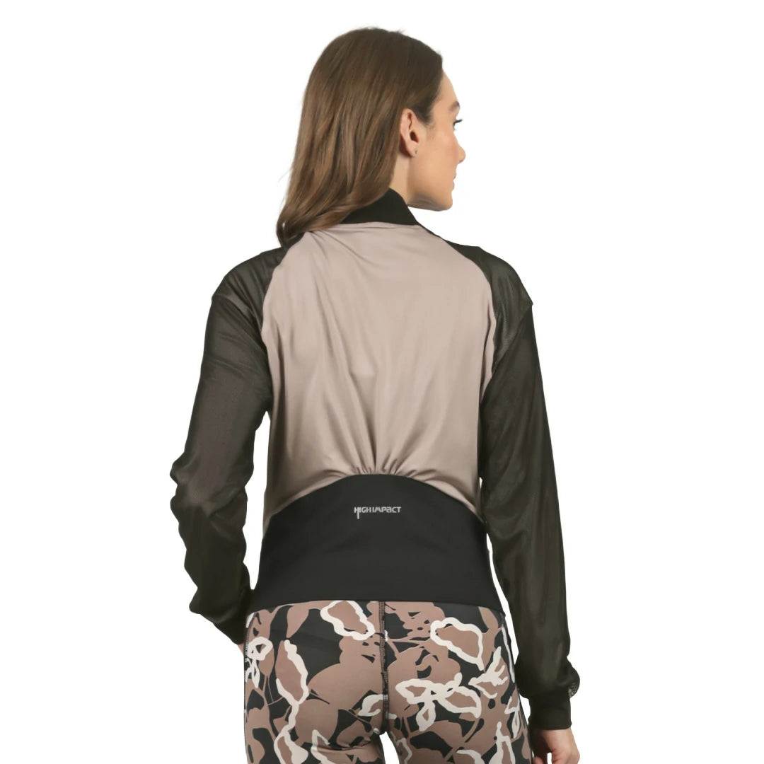 Chamarra deportiva beige y negro Stiniva