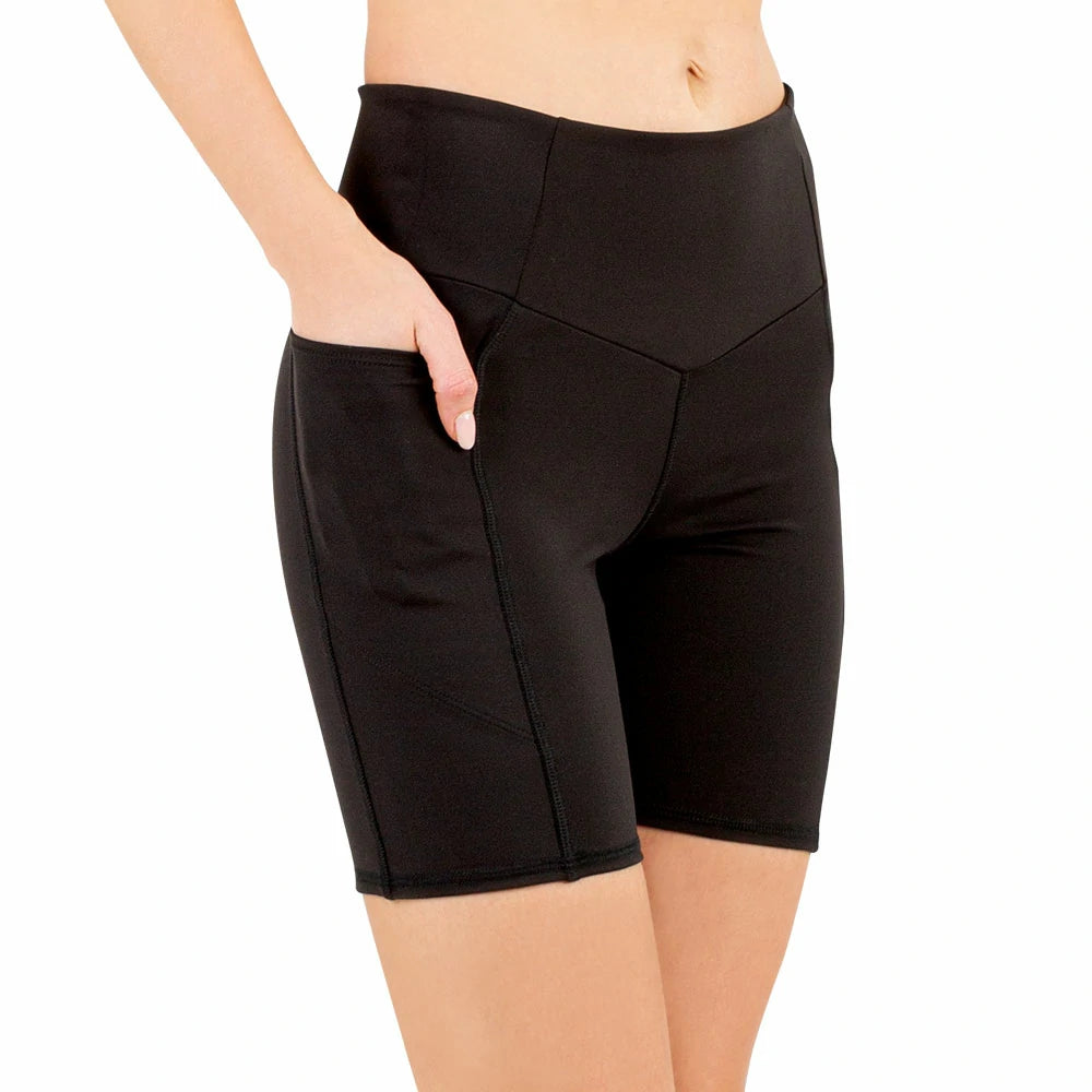 Bermuda negra tipo ciclista con bolsas laterales BÁSICOS