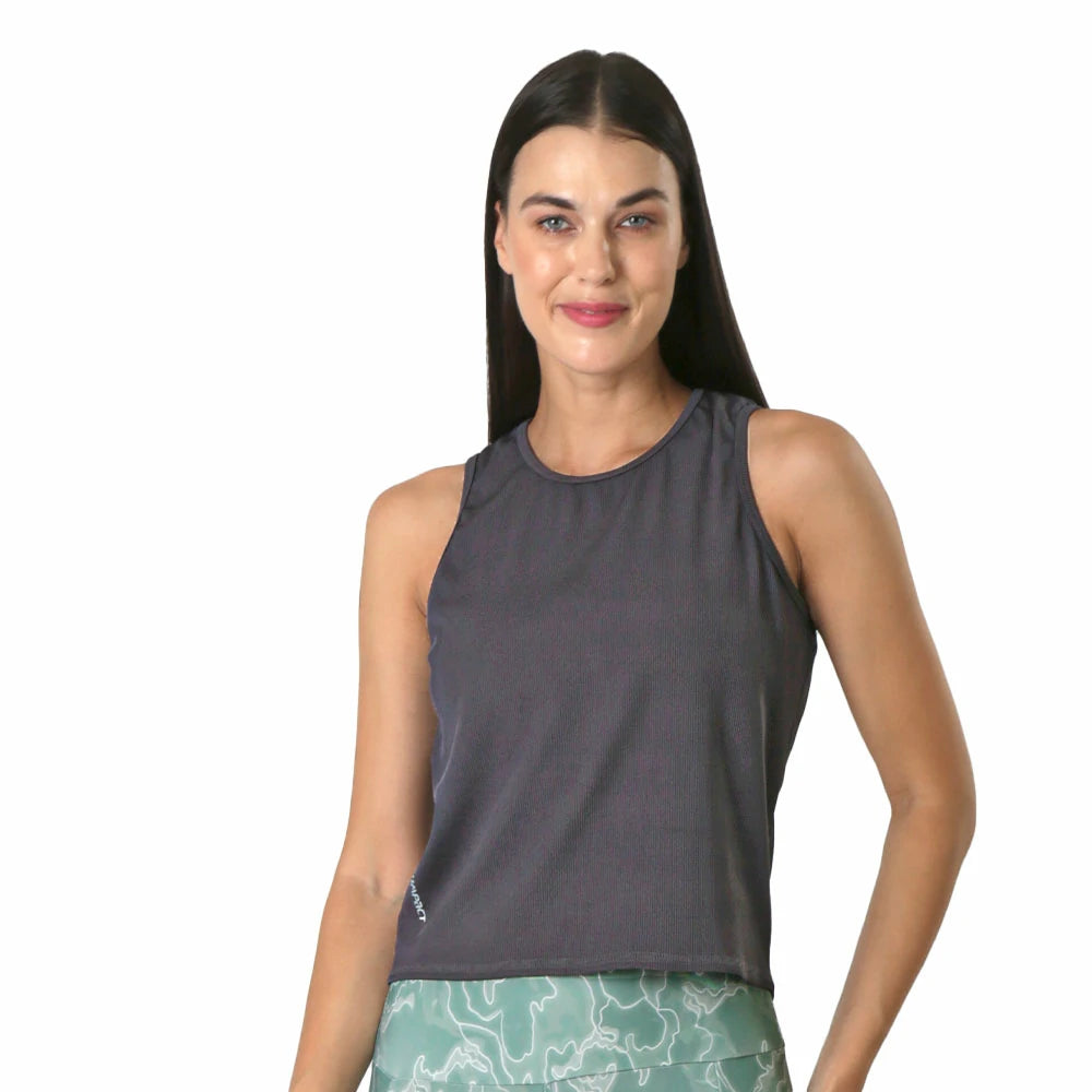 CAMISETA GRIS PARA DAMA SIN MANGAS CORTE RECTO DE ESPALDA AJUSTABLE FLEX- HIGH IMPACT