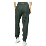 JOGGER RELAX VERDE PARA DAMA CON PINZAS FRONTALES TEXTURA SUAVE ULTRA CONFORT DRISHTI - HIGH IMPACT