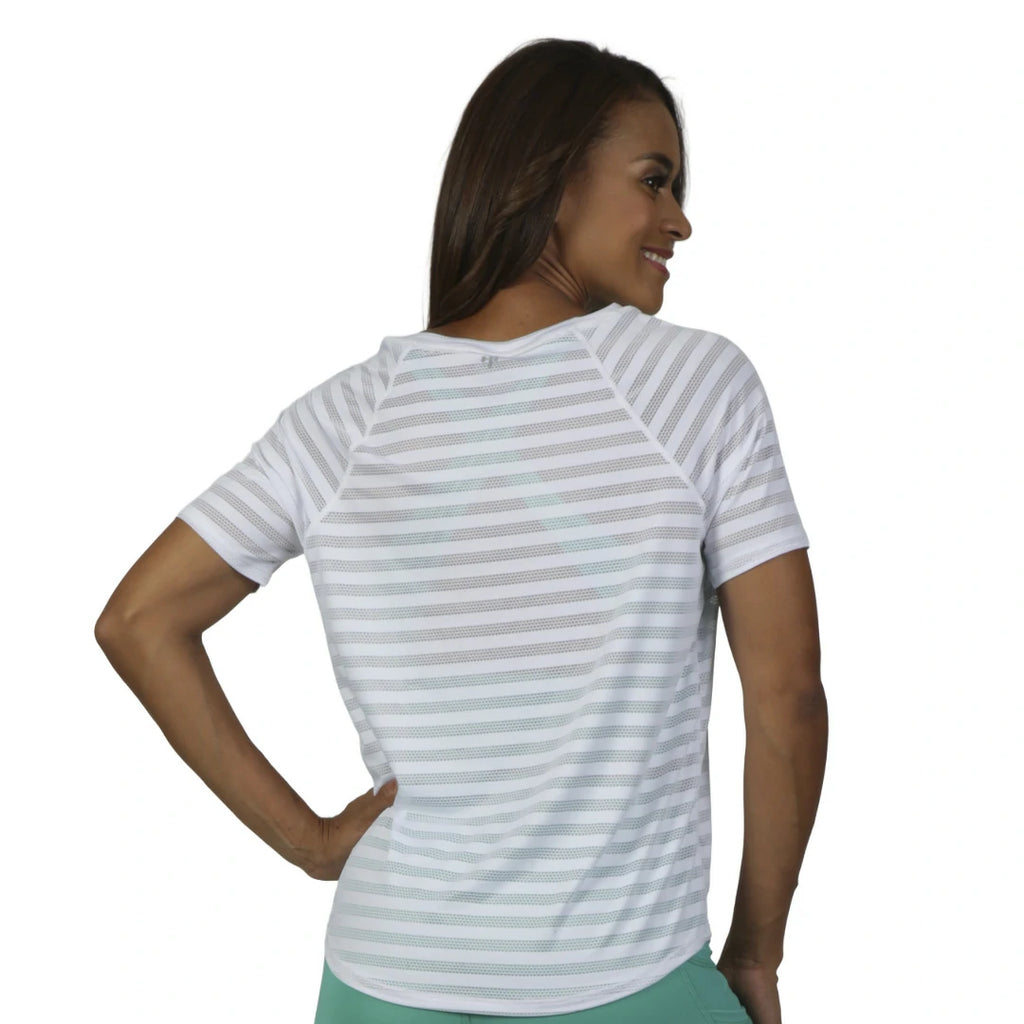 Camiseta blanca translúcida con tecnología Hi Fresh BÁSICOS