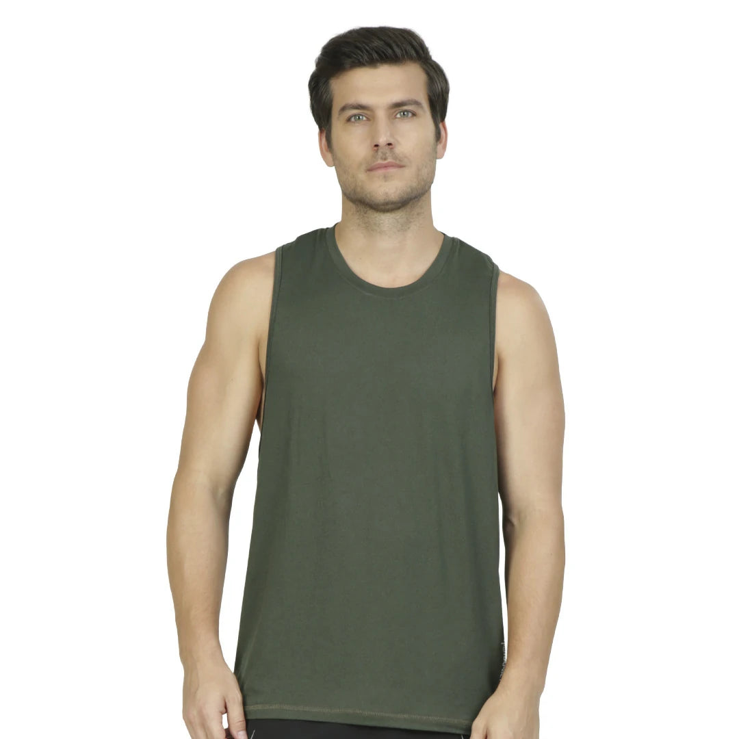 CAMISETA VERDE OLIVO SIN MANGAS PARA CABALLERO CORTE RECTO - HIGH IMPACT