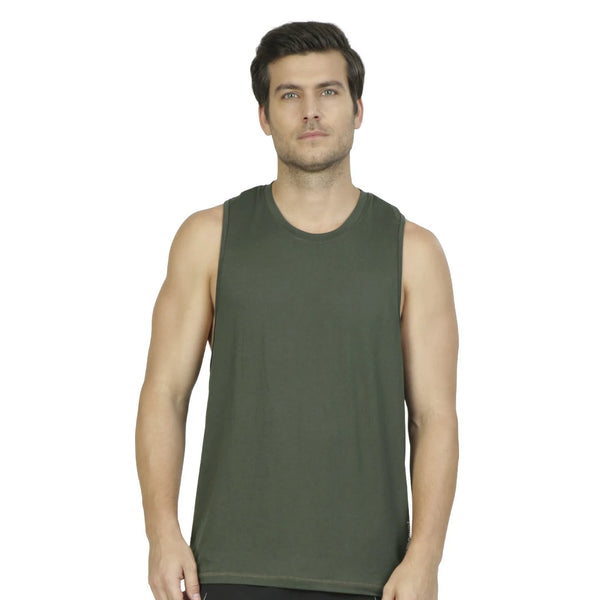 CAMISETA VERDE OLIVO SIN MANGAS PARA CABALLERO CORTE RECTO - HIGH IMPACT